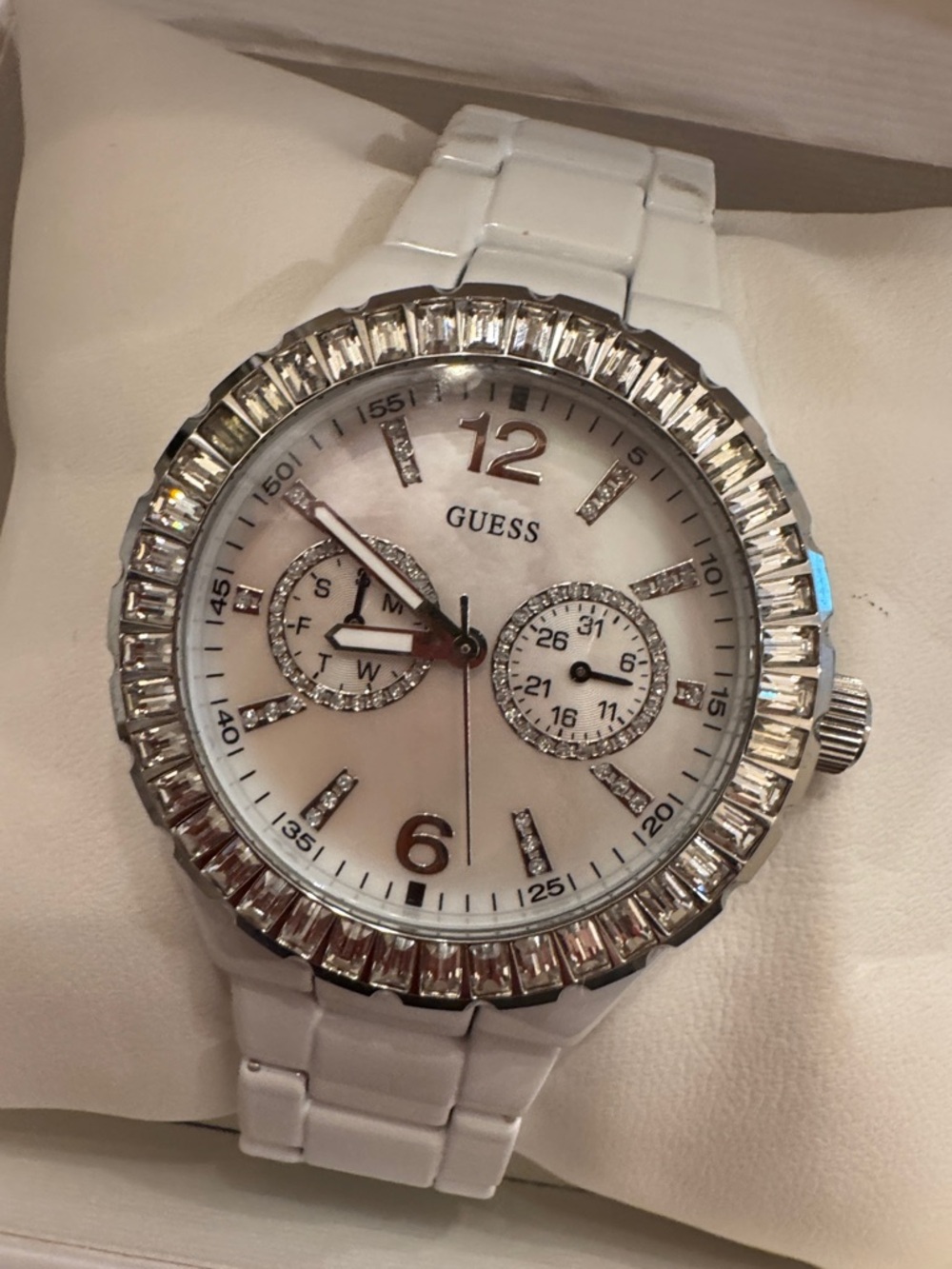 Guess White and Silver Crystal Bezel Men's Watch